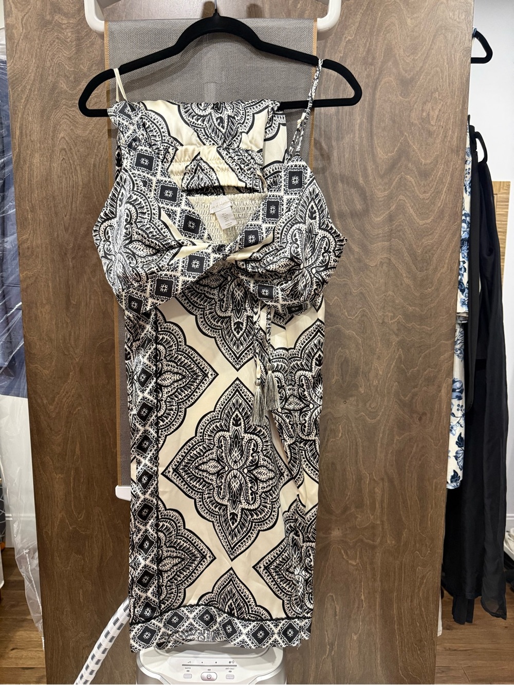 House of Harlow 1960 Black and Cream Printed Two Piece Crop Top Set